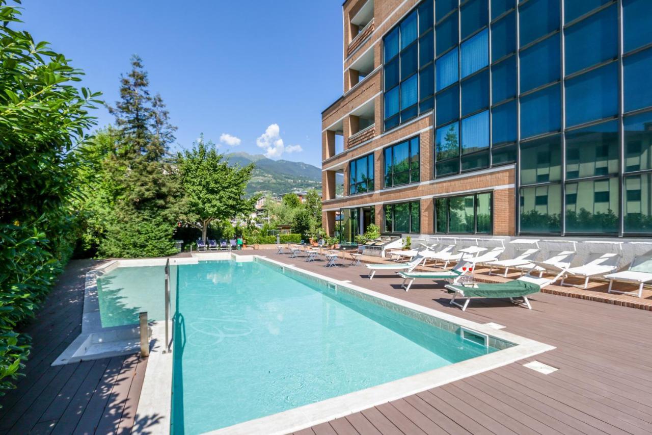 Hostellerie Du Cheval Blanc Aosta Exteriör bild